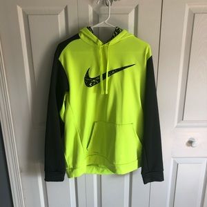 Large Nike hoodie therma fit no holes like new smoke free home